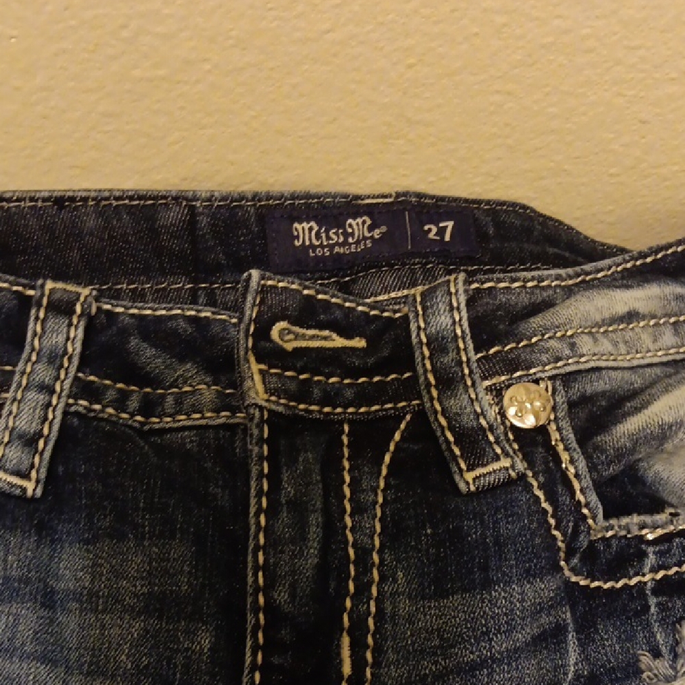Stylish Women's MISS ME Blue Jeans with Star Embellishments - Picture 4 of 4